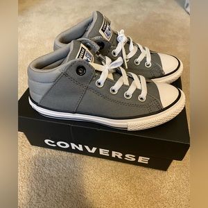 Converse Boys grey size 1 Brand New, never worn